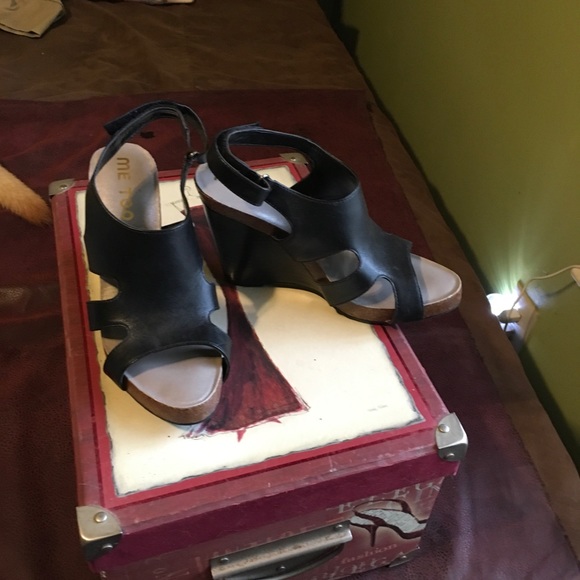 ME TOO - Picture 2 of 4